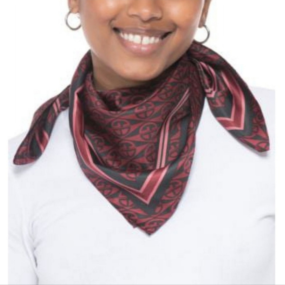 GIANI BERNINI Logo Diamond Print Bandana Scarf in Cranberry Motif BNWT SO